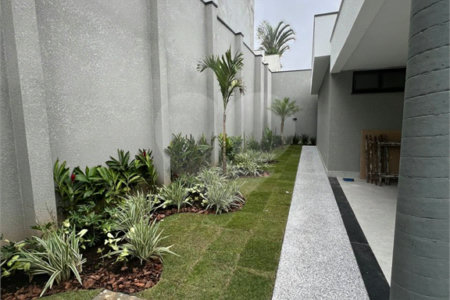 Terreno à venda com 4 suítes no condomínio Granja Anita, Mogi das Cruzes - SP