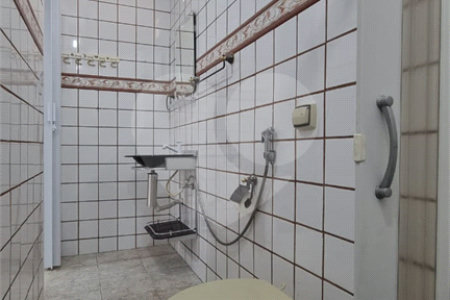 Sobrado à venda com 2 quartos em Vila Nivi, São Paulo, SP