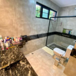 Casa à venda com 6 quartos, sendo 4 suítes,  em Maranduba, Ubatuba, SP