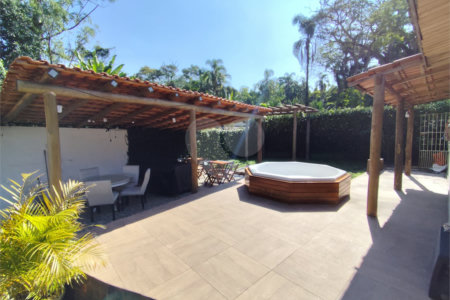 Casa à venda com 3 quartos, sendo 1 suíte, no condomínio Caconde, São Bernardo do Campo - SP