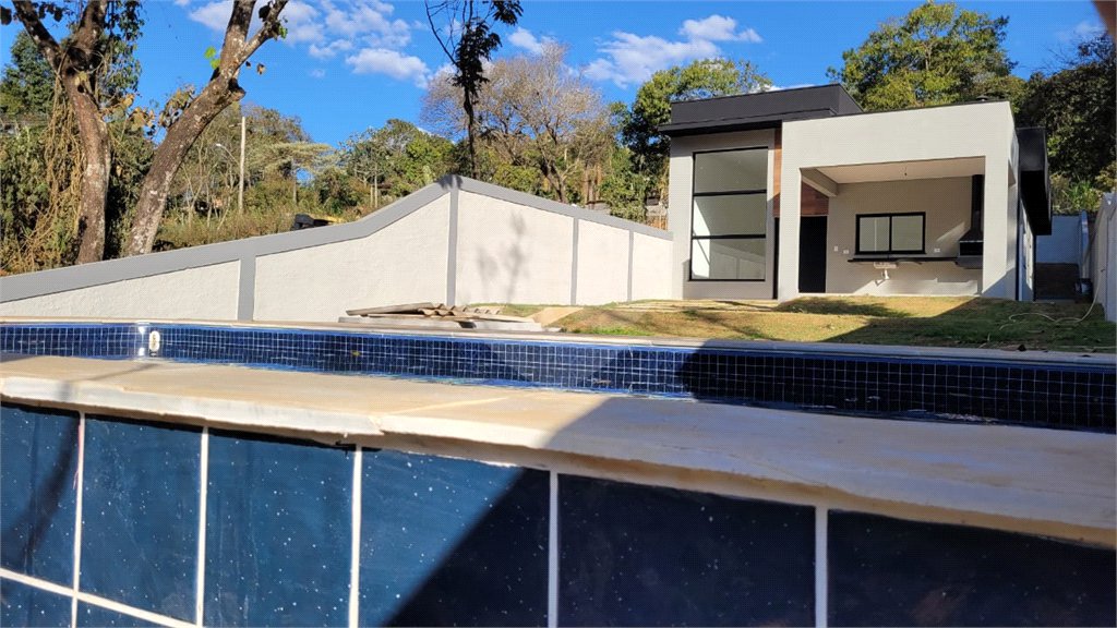 Casa Térrea à venda com 3 quartos, sendo 1 suíte,  em Pedra Vermelha (terra Preta), Mairiporã, SP