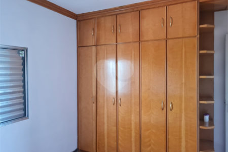 Sobrado à venda com 2 quartos, sendo 1 suíte, em Jardim Ivana, São Paulo, SP