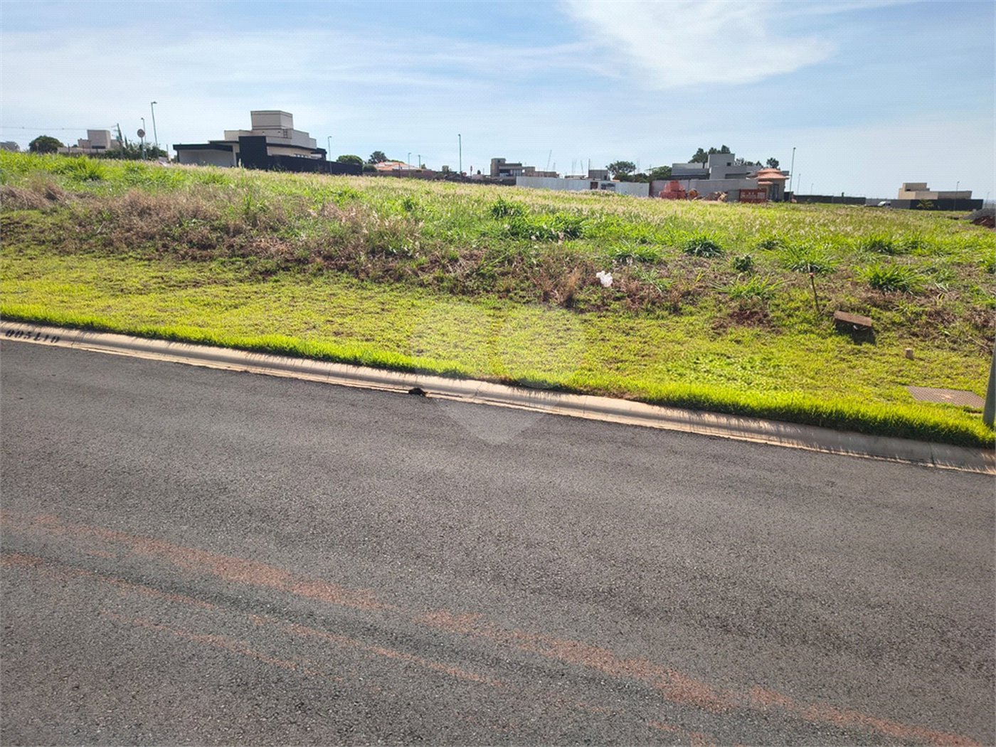 Terreno à venda no condomínio Riviera Village Cravinhos, Cravinhos - SP
