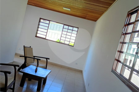 Casa Térrea à venda com 3 quartos em Guaxinduva, Atibaia, SP