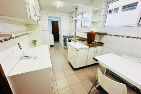 Apartamento à venda ou para alugar com 4 quartos, sendo 1 suíte, em Itaim Bibi, São Paulo, SP