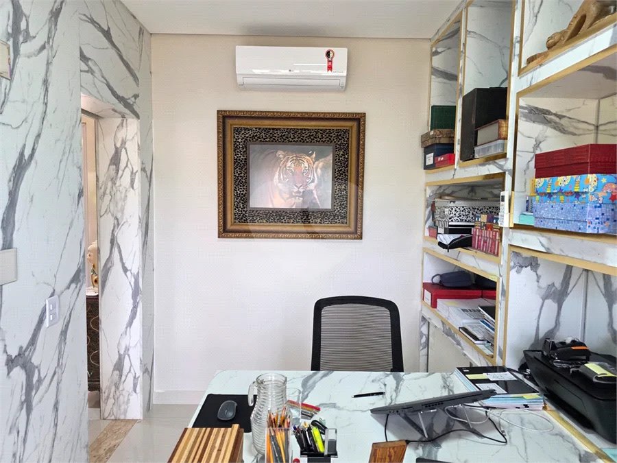 Casa à venda com 3 quartos, sendo 1 suíte,  no condomínio Santa Isabel I, Louveira - SP