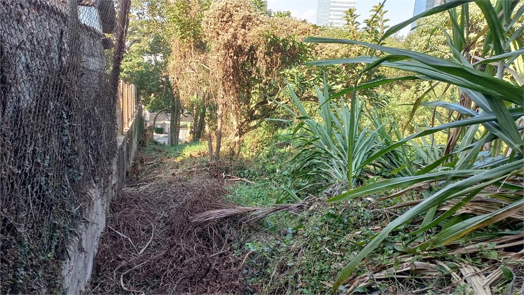 Terreno à venda em Vila Tramontano, São Paulo, SP