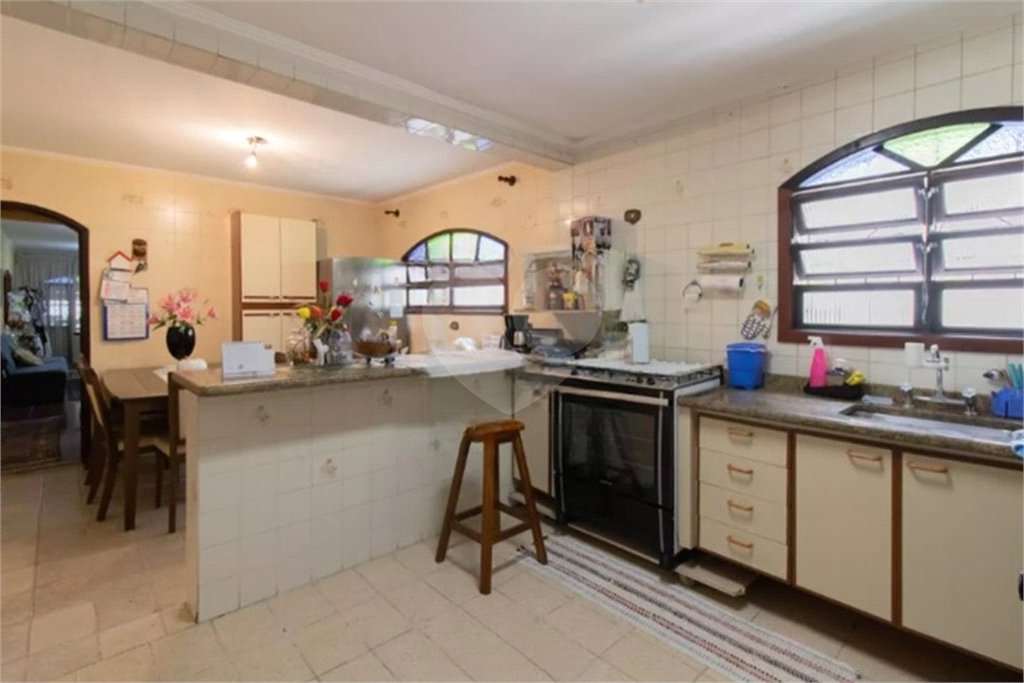 Casa à venda com 3 quartos, sendo 2 suítes,  em Jardim Santa Mena, Guarulhos, SP