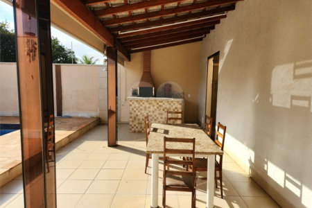 Casa à venda ou para alugar com 3 quartos, sendo 1 suíte, em Jardim Primavera, Araraquara, SP