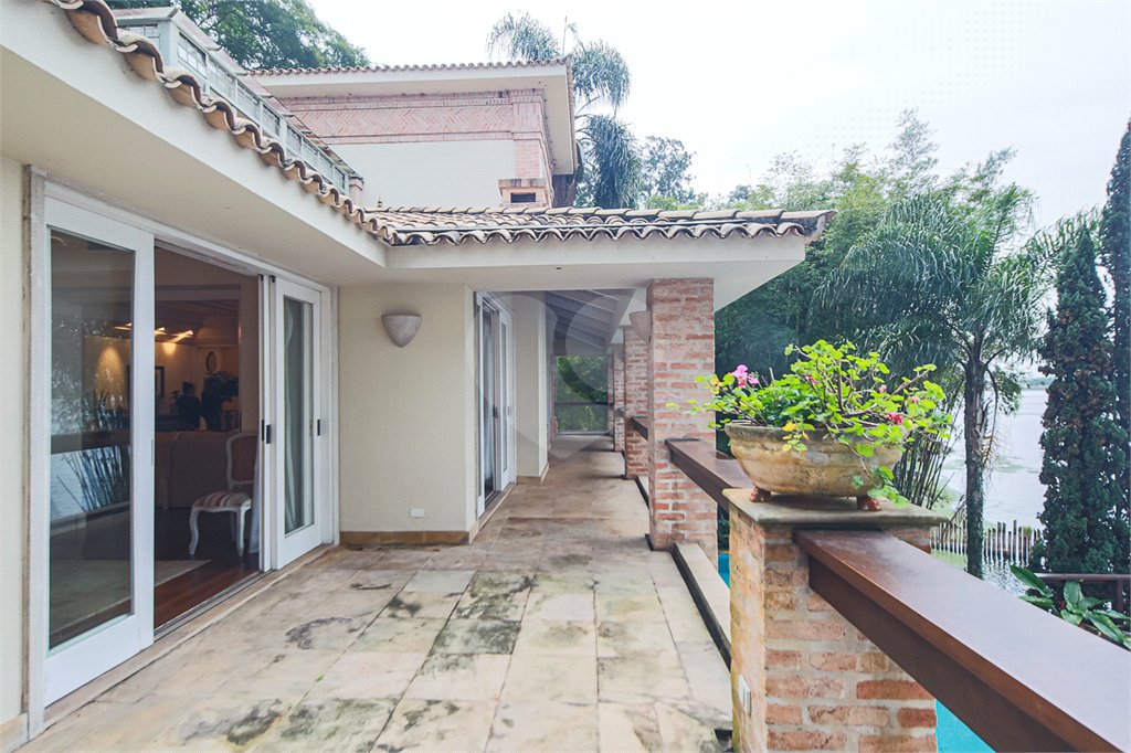 Casa à venda com 4 suítes em Guarapiranga, São Paulo, SP