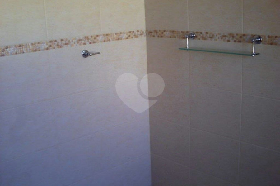 Sobrado à venda com 3 quartos, sendo 1 suíte, em Vila Irmãos Arnoni, São Paulo, SP