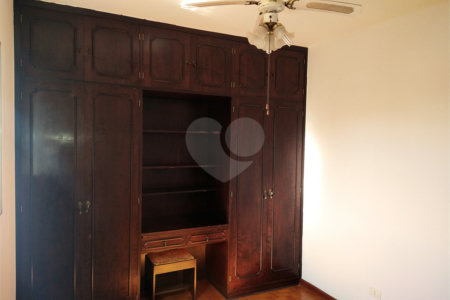 Sobrado à venda com 3 quartos em Chora Menino, São Paulo, SP