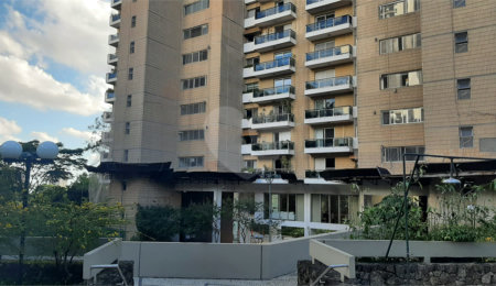 Apartamento à venda com 4 quartos, sendo 1 suíte,  em Alto da Boa Vista, São Paulo, SP