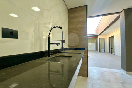 Casa à venda com 3 quartos, sendo 1 suíte, no condomínio Residencial Villagio Wanel, Sorocaba - SP
