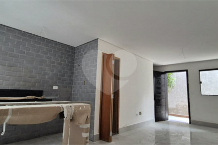 Casa à venda com 2 suítes no condomínio Danilo Iran, São Paulo - SP