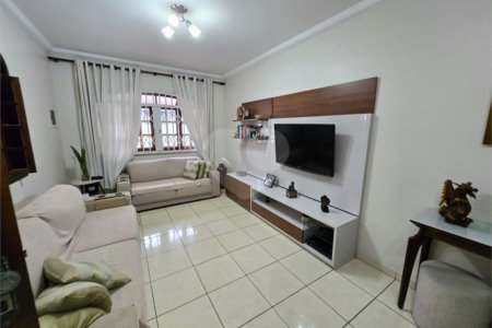 Sobrado à venda com 3 suítes em Chora Menino, São Paulo, SP