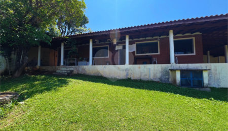 Chácara à venda com 3 quartos, sendo 1 suíte, em Chácara Companheiros, Jundiaí, SP