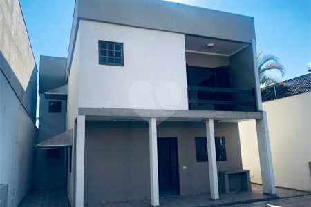 Sobrado à venda com 4 quartos, sendo 2 suítes,  em Vila Oliveira, Mogi das Cruzes, SP