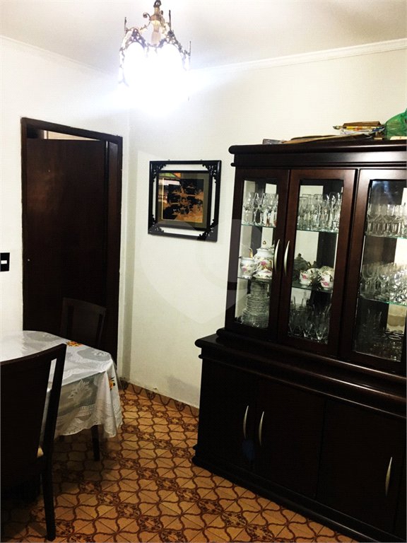 Sobrado à venda com 4 quartos, sendo 1 suíte,  em Vila Gomes, São Paulo, SP