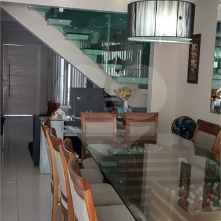 Casa à venda com 3 quartos, sendo 2 suítes,  no condomínio Parque das Figueiras, Mogi das Cruzes - SP