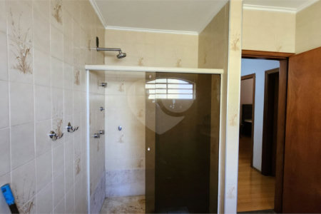 Sobrado à venda ou para alugar com 5 quartos, sendo 1 suíte, em Vila Harmonia, Araraquara, SP