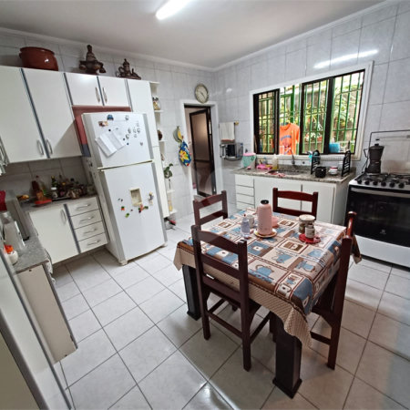 Sobrado à venda com 4 quartos, sendo 1 suíte, em Sumaré, São Paulo, SP
