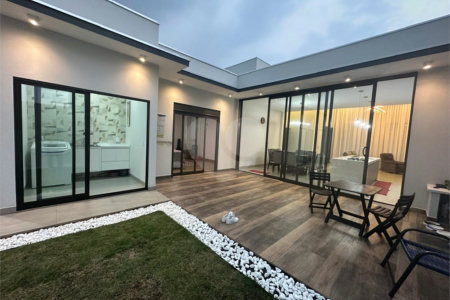 Casa à venda com 4 quartos, sendo 2 suítes, no condomínio Residencial Golden Ville, Itapetininga - SP