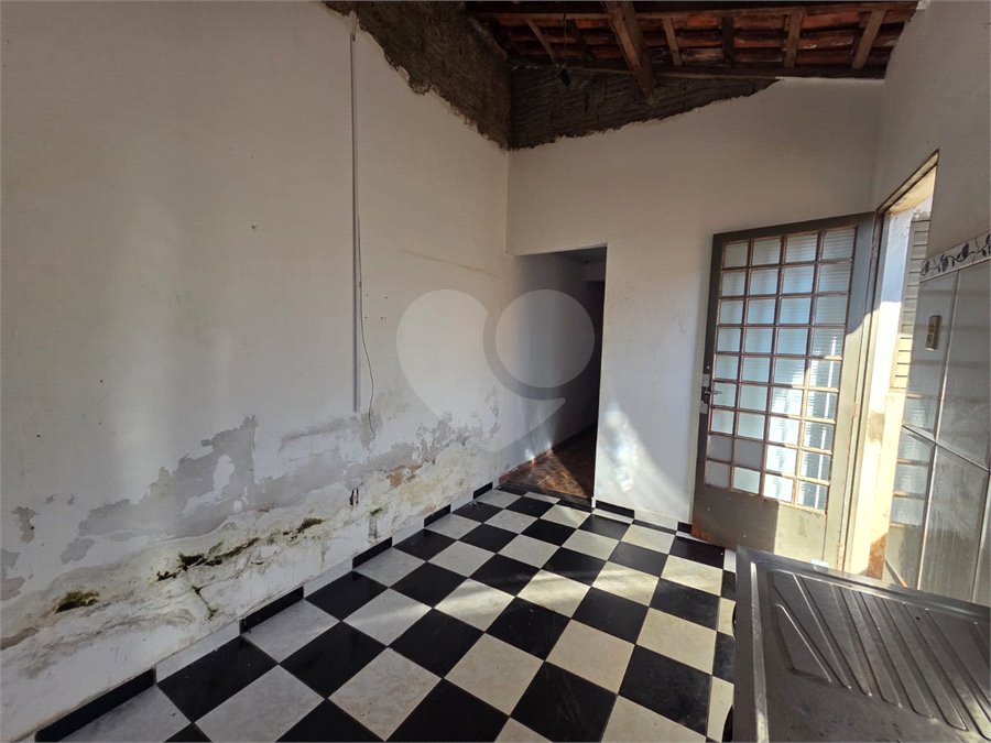 Casa à venda com 2 quartos em Jardim Vieira de Moraes, Itapetininga, SP