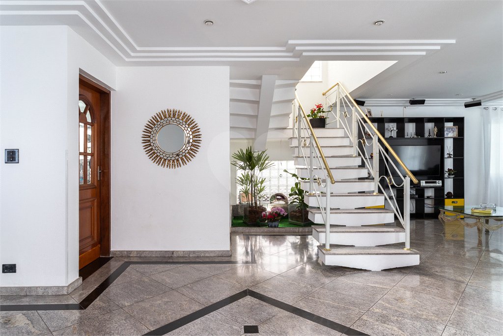 Casa à venda com 4 quartos, sendo 3 suítes, em Vila Mariana, São Paulo, SP