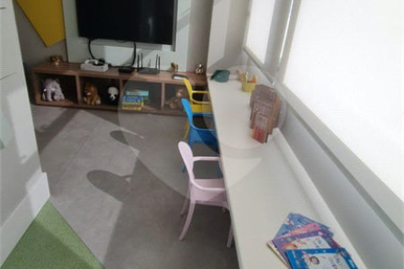 Apartamento com 2 dormitórios e uma suíte, mobilíado no Ibirapuera.