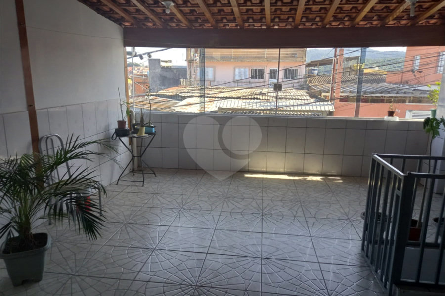 Sobrado à venda com 4 quartos, sendo 1 suíte, em Jardim Peri, São Paulo, SP