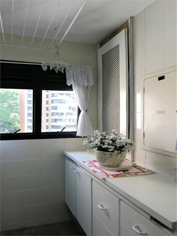Apartamento à venda com 4 quartos, sendo 3 suítes,  em Vila Suzana, São Paulo, SP