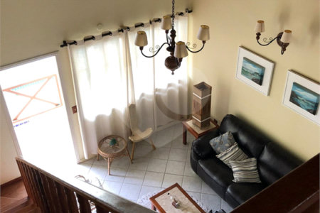 Casa à venda com 4 quartos, sendo 1 suíte, em Ogiva, Cabo Frio, RJ