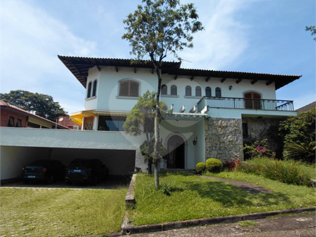 Casa à venda com 4 suítes no condomínio Ville Bourghese, São Paulo - SP