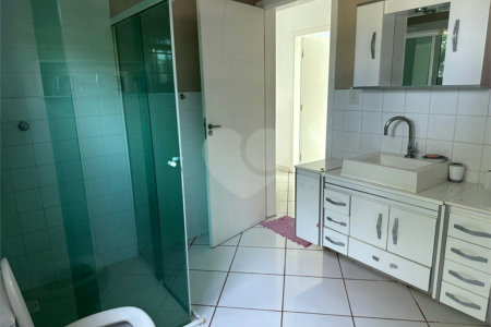 Casa à venda com 3 quartos, sendo 1 suíte,  no condomínio Vale do Lago, Sorocaba - SP