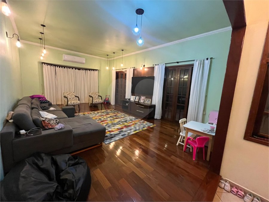 Casa à venda com 3 quartos, sendo 1 suíte, em Parque Santa Marta, São Carlos, SP