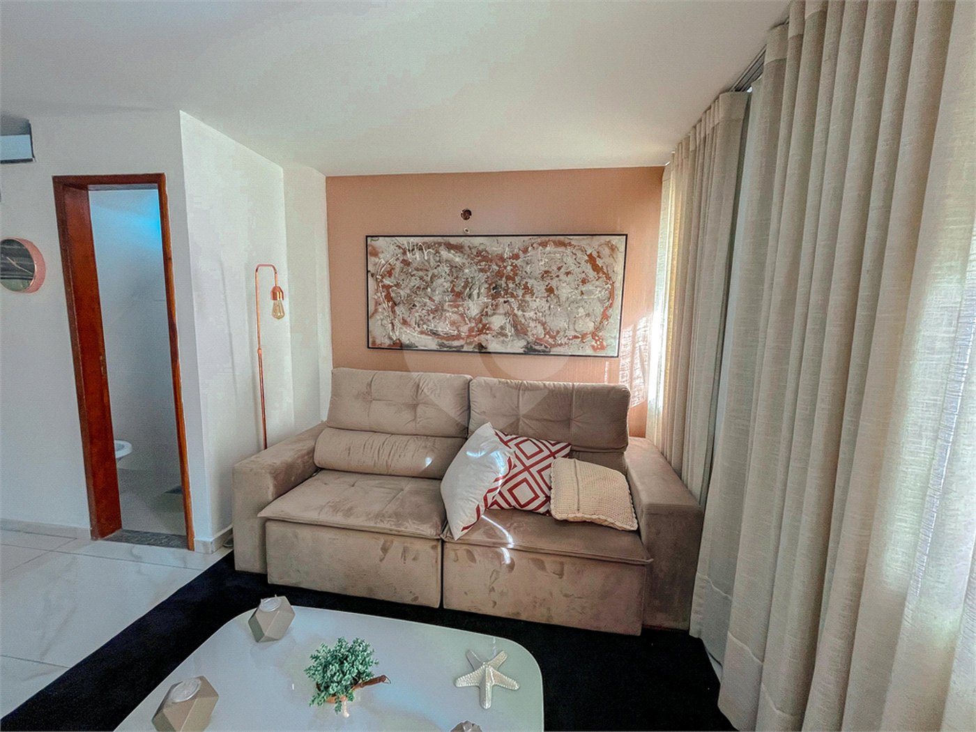 Casa à venda com 4 quartos, sendo 1 suíte, no condomínio Imperial Santa Cruz, Rio de Janeiro - RJ