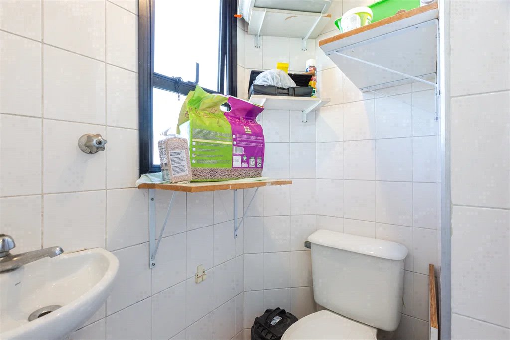 Apartamento à venda com 2 quartos, sendo 1 suíte,  em Vila Hamburguesa, São Paulo, SP