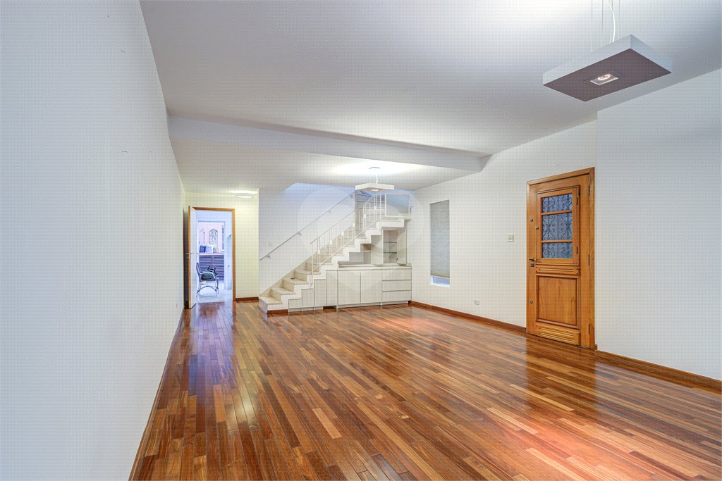 Sobrado à venda com 3 quartos, sendo 1 suíte, em Jardim Petrópolis, São Paulo, SP