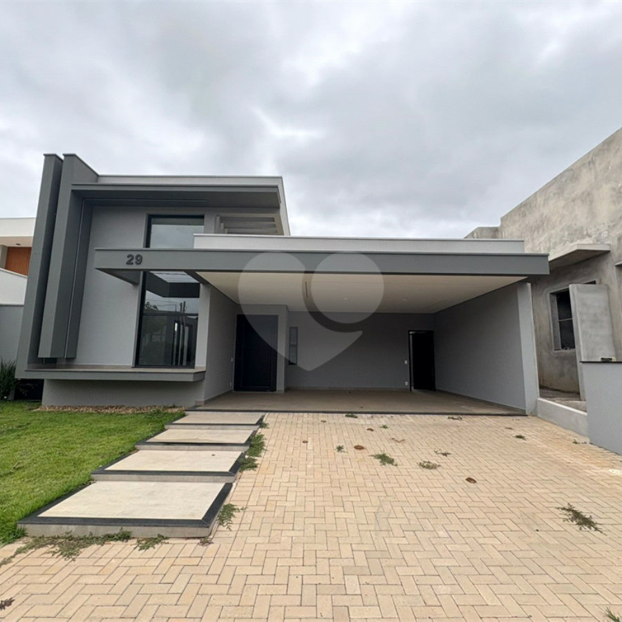 Casa á venda no condomínio Damha IV