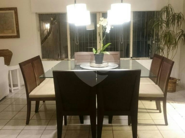 Sobrado à venda com 3 quartos, sendo 2 suítes,  em Artur Alvim, São Paulo, SP