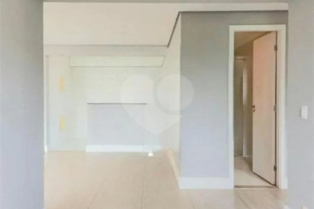 Apartamento à venda com 3 quartos, sendo 1 suíte,  em Cidade São Francisco, São Paulo, SP