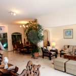 Casa à venda ou para alugar com 3 suítes em Vila Petrópolis, Atibaia, SP