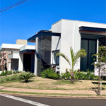 Casa à venda com 3 suítes em Residencial Village Damha III, Araraquara, SP