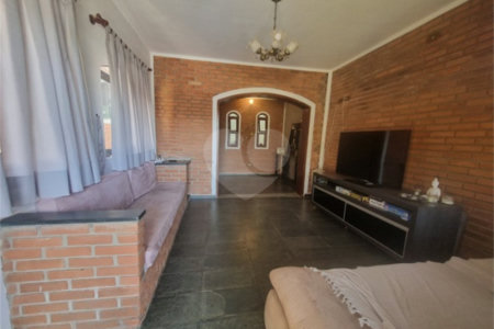 Casa à venda com 3 quartos, sendo 1 suíte, no Centro, Vinhedo, SP