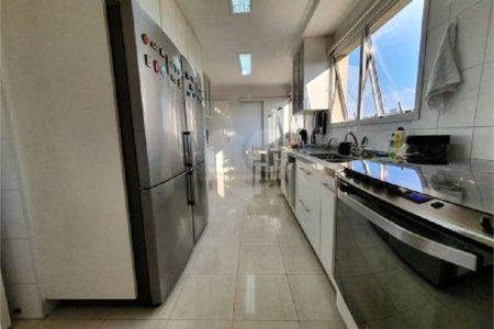 Apartamento à venda com 3 suítes em Vila Progredior, São Paulo, SP