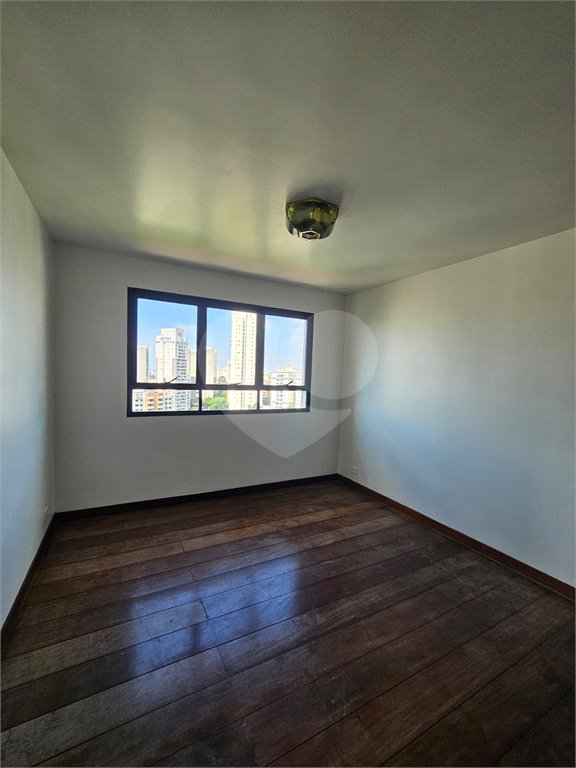 Apartamento à venda com 4 quartos, sendo 2 suítes,  em Jardim Parque Morumbi, São Paulo, SP