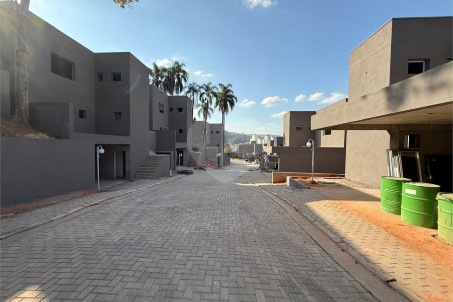 Casa à venda com 3 suítes no condomínio Residencial Floresta, São Paulo - SP