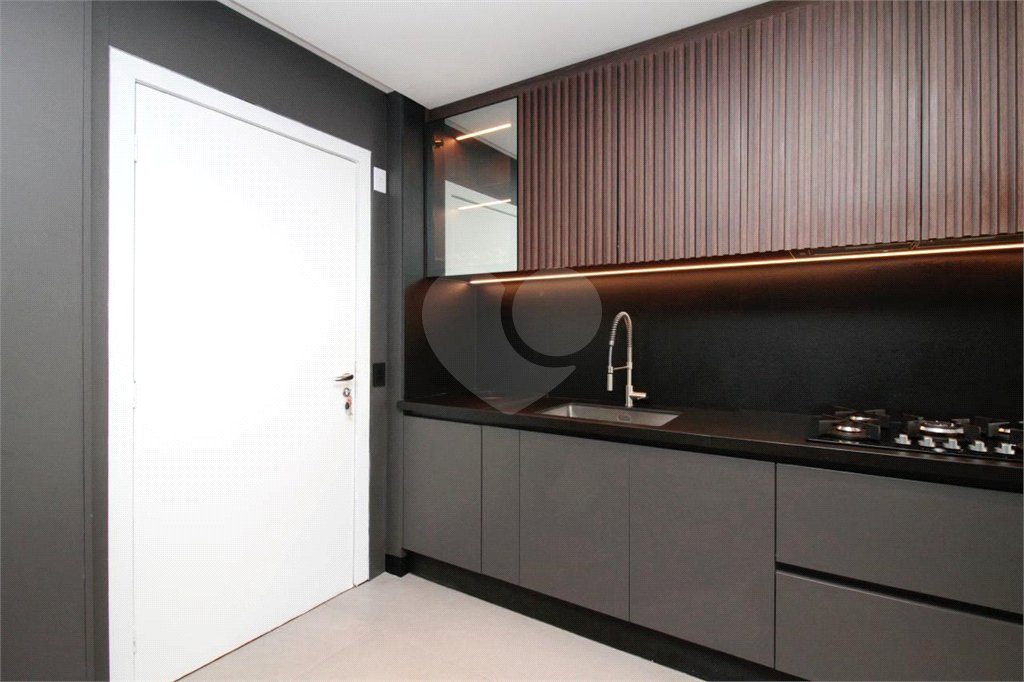 Apartamento à venda ou para alugar com 3 quartos, sendo 1 suíte, em Jardim das Acácias, São Paulo, SP