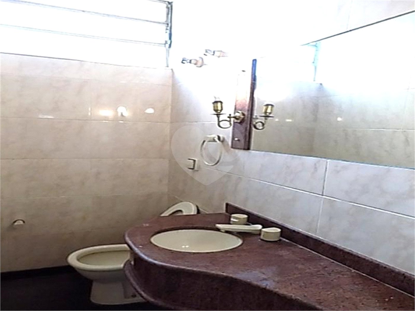 Sobrado à venda com 4 quartos, sendo 1 suíte, em Pinheiros, São Paulo, SP